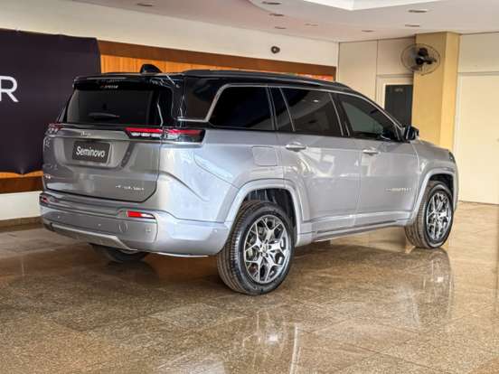 JEEP-COMMANDER-2024