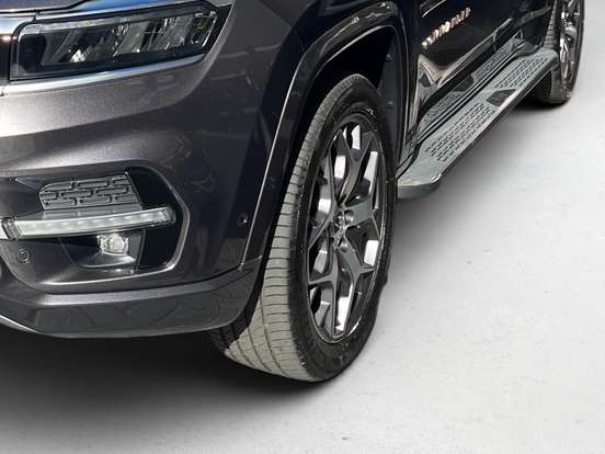 JEEP-COMMANDER-2023