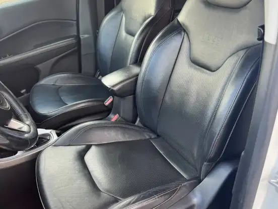 JEEP-COMPASS-2.0 16V FLEX LONGITUDE AUTOMÁTICO JEEP-COMPASS-2019