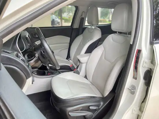 JEEP-COMPASS-2.0 16V FLEX LONGITUDE AUTOMÁTICO JEEP-COMPASS-2018