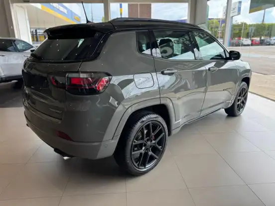 JEEP-COMPASS-2.0 HURRICANE 4 TURBO GASOLINA BLACKHAWK AT9 JEEP-COMPASS-2024