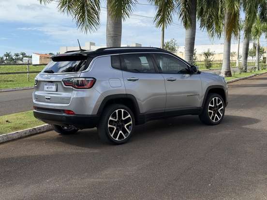 JEEP-COMPASS-2.0 16V DIESEL LIMITED 4X4 AUTOMÁTICO JEEP-COMPASS-2020