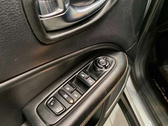 JEEP-COMPASS-2.0 16V DIESEL LONGITUDE 4X4 AUTOMÁTICO JEEP-COMPASS-2017