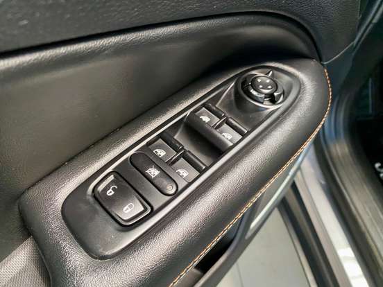JEEP-COMPASS-2.0 16V DIESEL LONGITUDE 4X4 AUTOMÁTICO JEEP-COMPASS-2018