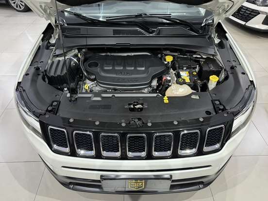 JEEP-COMPASS-2.0 16V FLEX LONGITUDE AUTOMÁTICO JEEP-COMPASS-2017