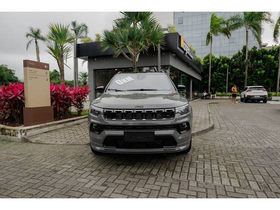 JEEP COMPASS 2.0 HURRICANE TURBO FLEX BLACKHAWK AT9