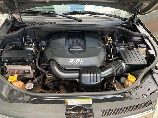 JEEP-GRAND CHEROKEE-3.6 LAREDO 4X4 V6 24V GASOLINA 4P AUTOMÁTICO JEEP-GRAND CHEROKEE-2011