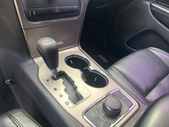 JEEP-GRAND CHEROKEE-3.6 LAREDO 4X4 V6 24V GASOLINA 4P AUTOMÁTICO JEEP-GRAND CHEROKEE-2011