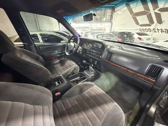 JEEP-GRAND CHEROKEE-4.0 LAREDO 4X4 6I 12V GASOLINA 4P AUTOMÁTICO JEEP-GRAND CHEROKEE-1997