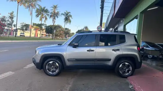 JEEP-RENEGADE-2019