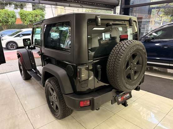 JEEP-WRANGLER-2011