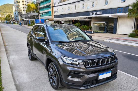 JEEP COMPASS 1.3 T270 TURBO FLEX LONGITUDE AT6