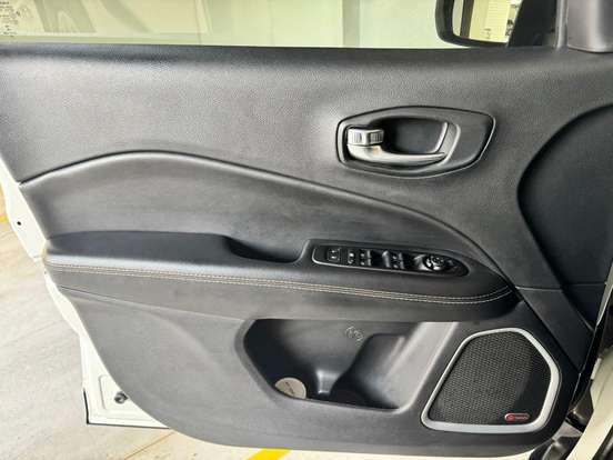 JEEP-COMPASS-2.0 16V FLEX LONGITUDE AUTOMÁTICO JEEP-COMPASS-2020