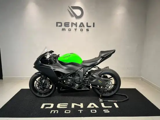 KAWASAKI-NINJA ZX-6R-2025