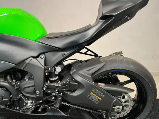KAWASAKI-NINJA ZX-6R-2025