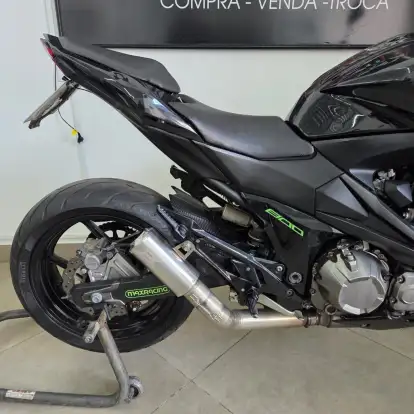 KAWASAKI-Z800-2014