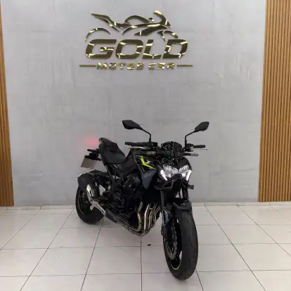 KAWASAKI-Z900-2024