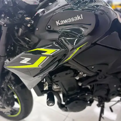 KAWASAKI-Z900-2024