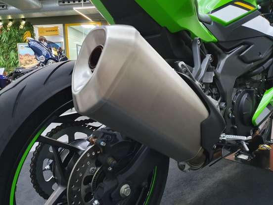KAWASAKI-NINJA ZX-4R SE-2025