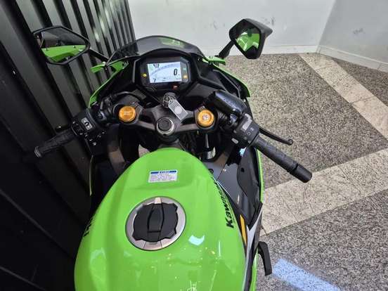 KAWASAKI-NINJA ZX-6R-2025