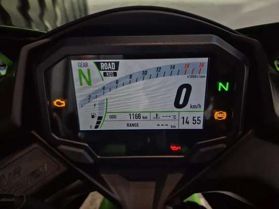 KAWASAKI-NINJA ZX-6R-2025