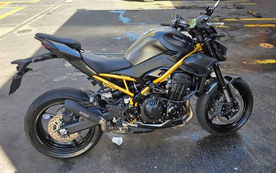 KAWASAKI Z900 