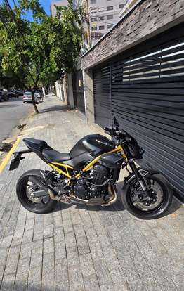 KAWASAKI-Z900-2026