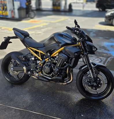 KAWASAKI-Z900-2026