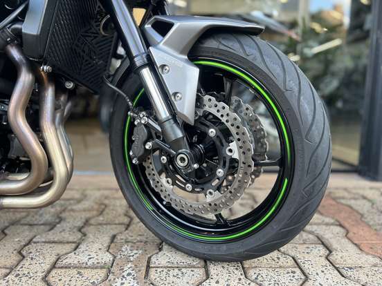 KAWASAKI-Z900-2019