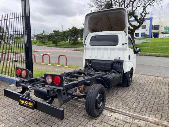 KIA-BONGO-2019