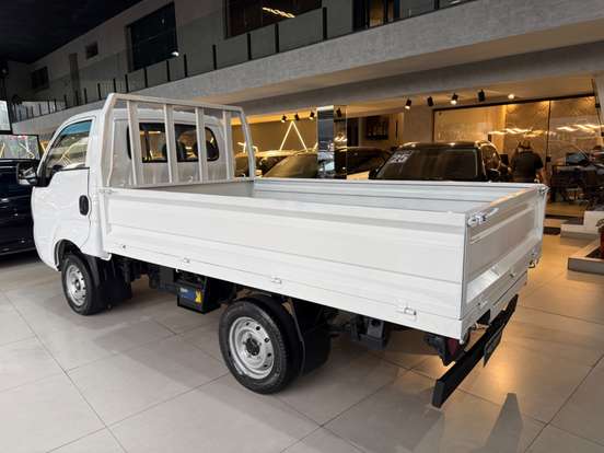 KIA-BONGO-2023