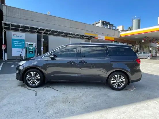 KIA-CARNIVAL-2019