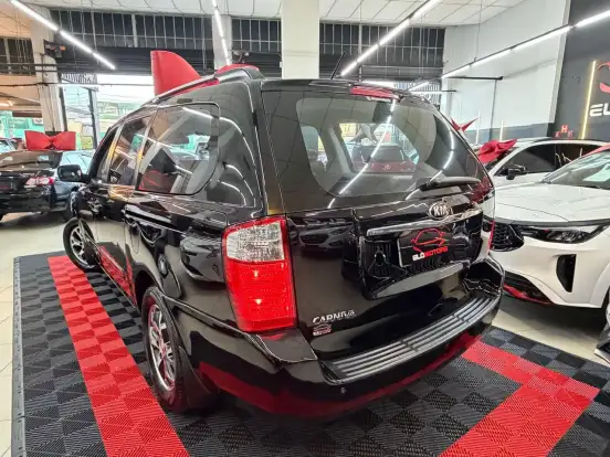 KIA-CARNIVAL-3.5 EX V6 24V GASOLINA 4P AUTOMÁTICO KIA-CARNIVAL-2014