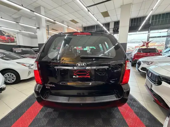 KIA-CARNIVAL-2014