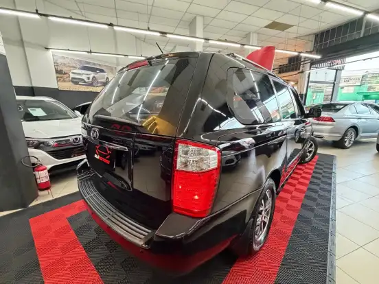 KIA-CARNIVAL-2014