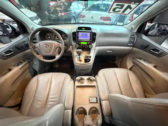 KIA-CARNIVAL-2014