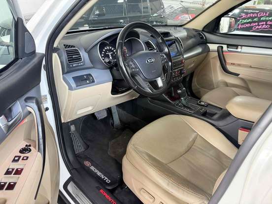 KIA-SORENTO-2013