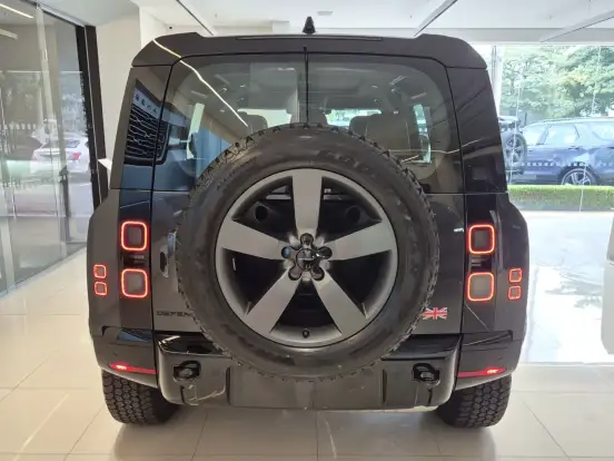 LAND ROVER-DEFENDER-2026