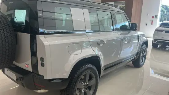 LAND ROVER-DEFENDER-2026
