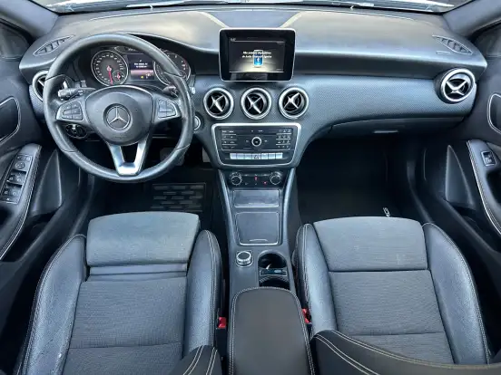 MERCEDES-BENZ-A 200-2017