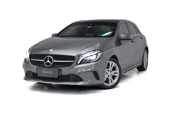 MERCEDES-BENZ-A 200-2017