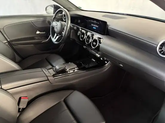 MERCEDES-BENZ-A 250-2021