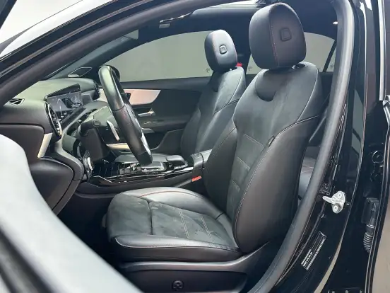 MERCEDES-BENZ-A 35 AMG-2021