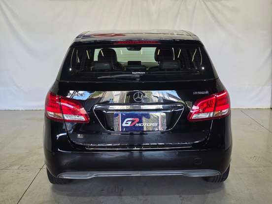 MERCEDES-BENZ-B 200-1.6 SPORT TURBO FLEX 4P AUTOMÁTICO MERCEDES-BENZ-B 200-2015