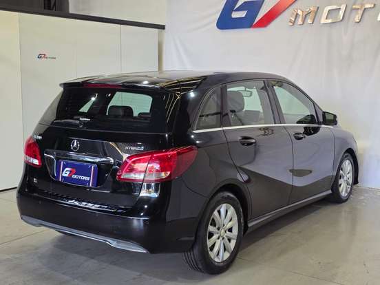 MERCEDES-BENZ-B 200-1.6 SPORT TURBO FLEX 4P AUTOMÁTICO MERCEDES-BENZ-B 200-2015