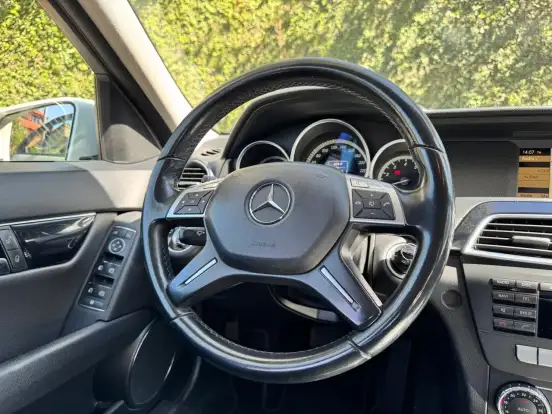 MERCEDES-BENZ-C 180-1.8 CGI CLASSIC 16V GASOLINA 4P AUTOMÁTICO MERCEDES-BENZ-C 180-2012