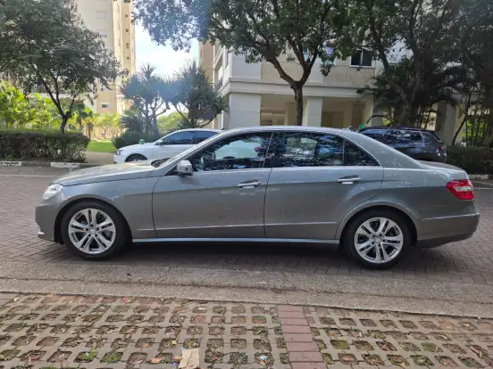 MERCEDES-BENZ-E 500-2011