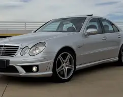 MERCEDES-BENZ E 63 AMG 6.2 SEDAN V8 32V GASOLINA 4P AUTOMÁTICO MERCEDES-BENZ E 63 AMG 6.2 SEDAN V8 32V GASOLINA 4P AUTOMÁTICO