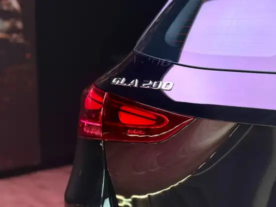 MERCEDES-BENZ-GLA 200-2026
