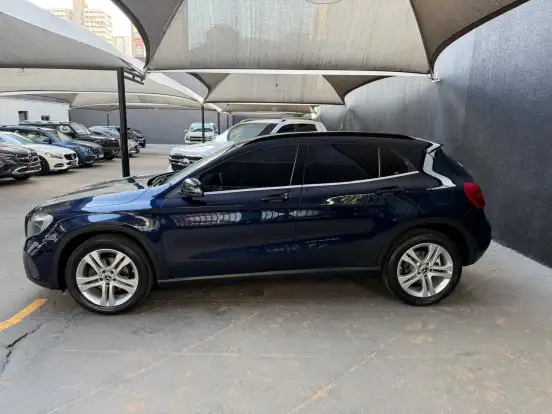 MERCEDES-BENZ-GLA 200-2018